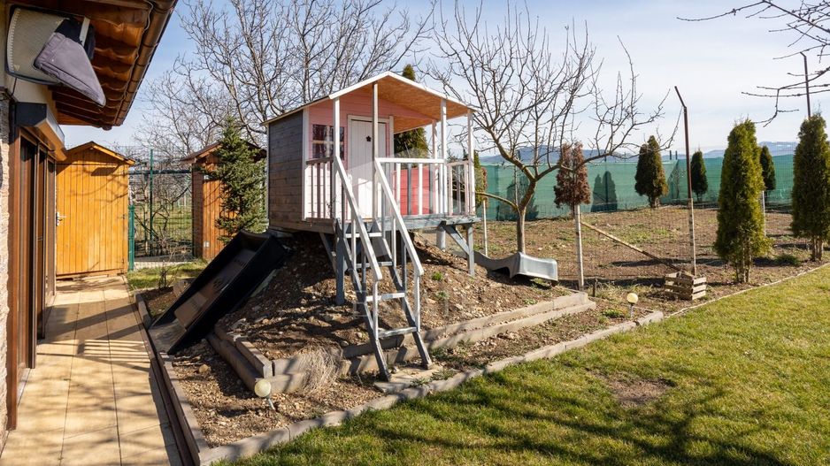 Sacele-Casa 6 dormitoare + 4 bai teren 979 mp. - Poză 52