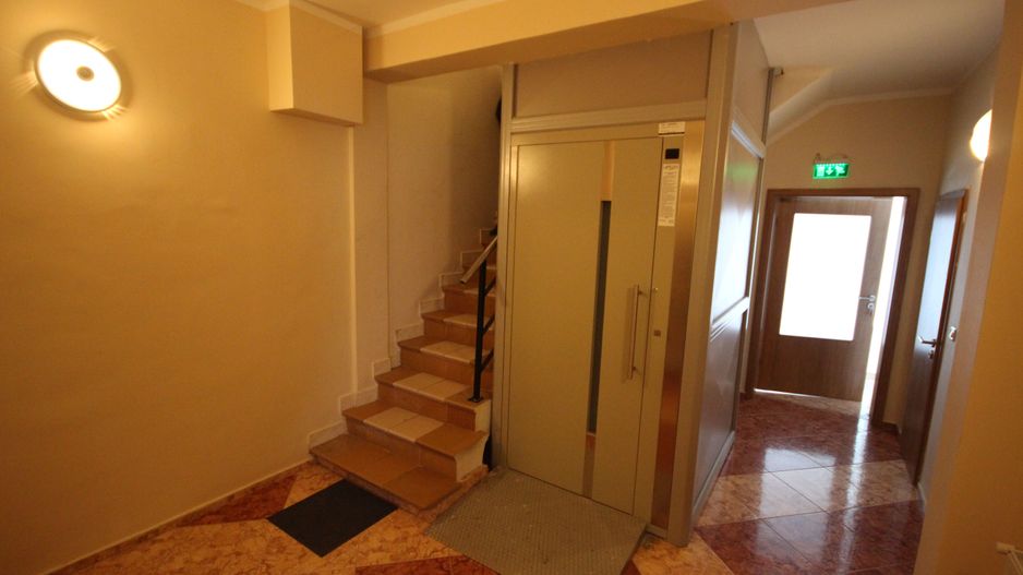 Vila  destinatie camin batrani - Poză 47