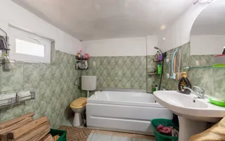 Casă Ștefănești – 1 km de Primărie | Curte mare, zonă liniștită - Poză 15