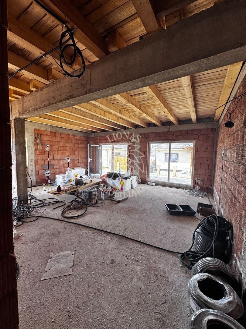 Casa Finisata 4 camere 107 mp-terasa-teren 388 mp-Aerodrom - Poză 5