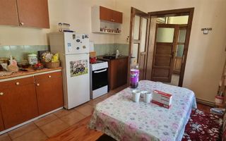 Casa individuala, 2 Camere, zona Poarta I,  300mp teren - Poză 1