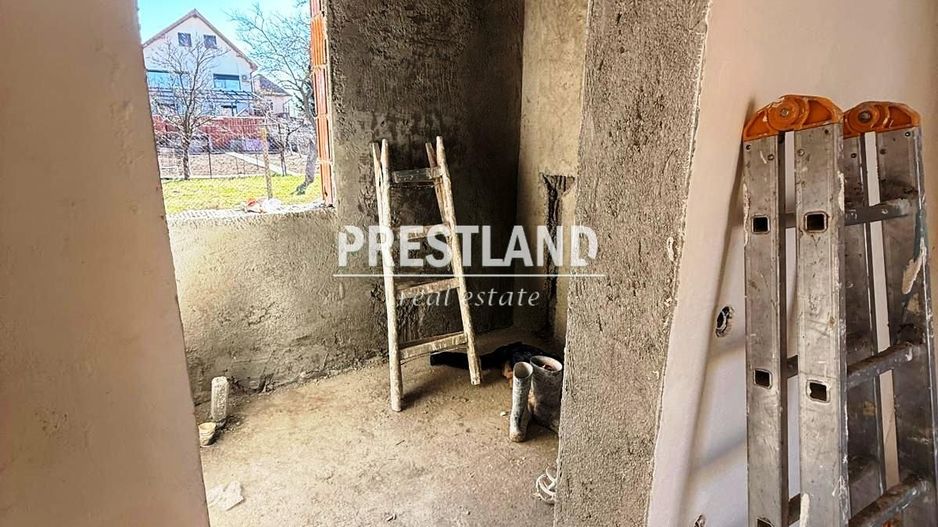 Casă pretabilă pentru 2 familii cu teren 434 mp. - Poză 10