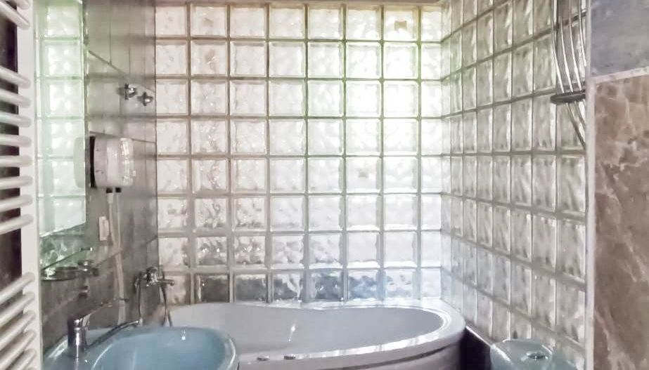 Apartament cu 4 camere si gradina in centrul orasului Brasov - Poză 2