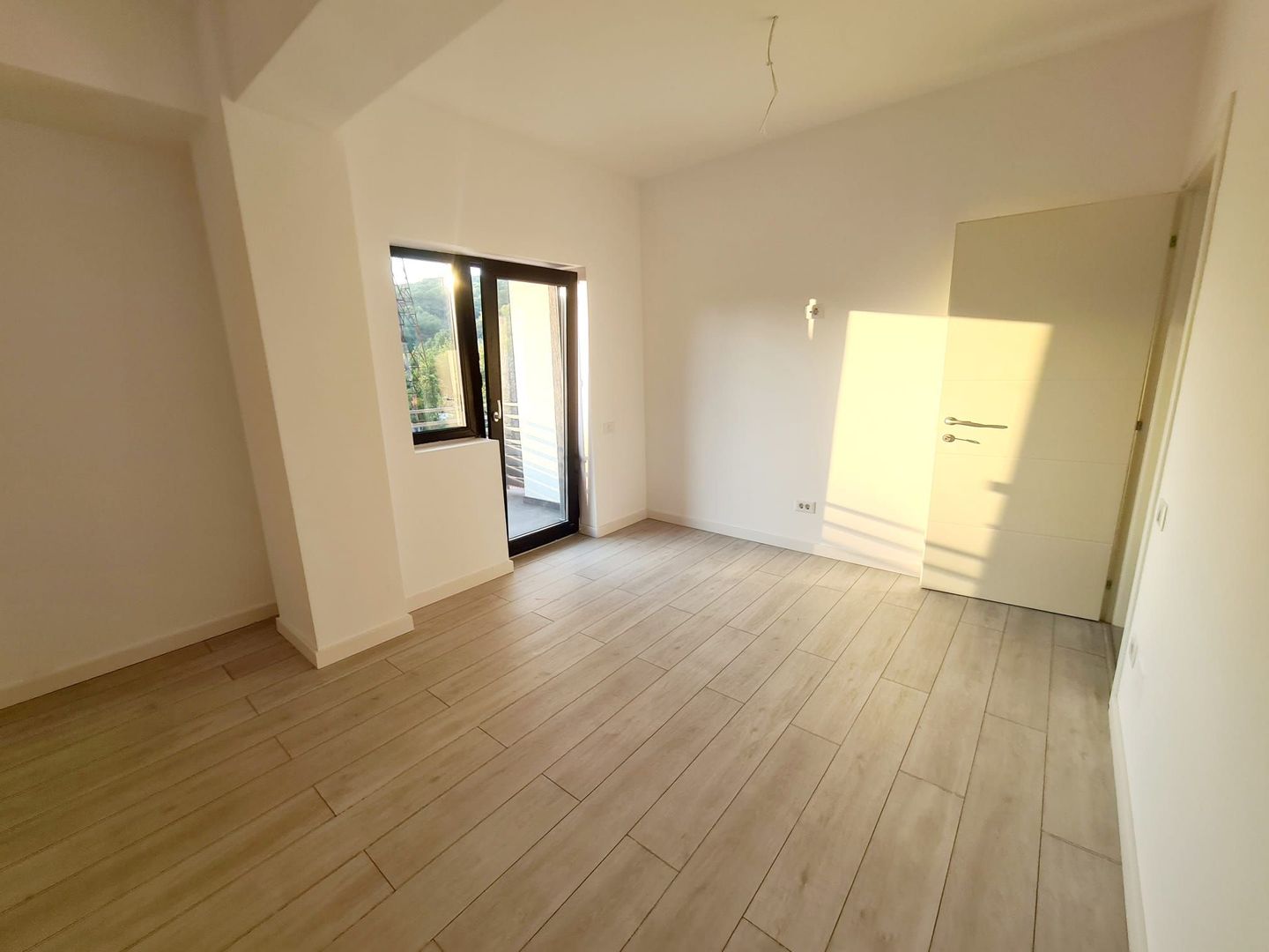 Apartament 3 camere de vanzare - Poză 6
