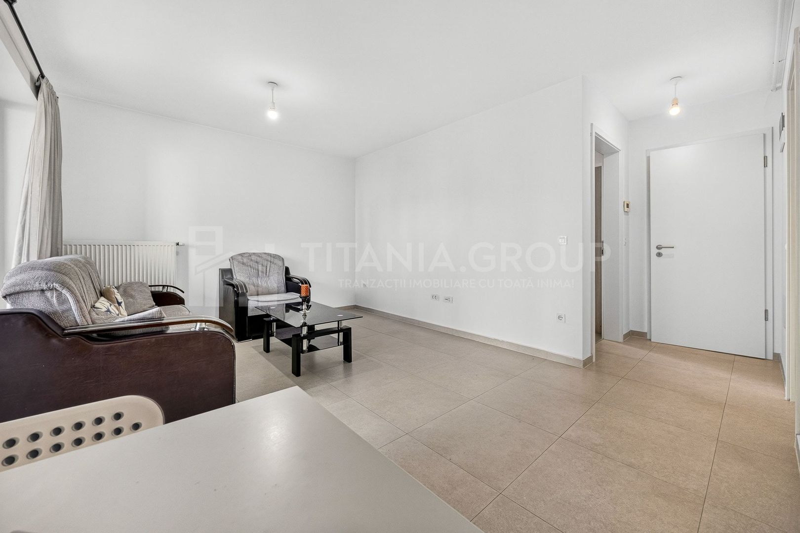 Studio modern | Kasper Coresi | Parcare & boxă - Poză 6