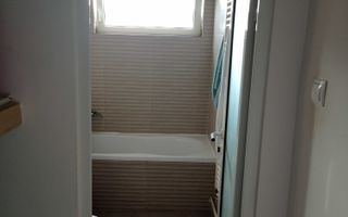 Apartament spațios cu 3 camere semidecomandat, în zona Calea Florești. - Poză 6