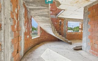 Casă la roşu S+P+1 în Bodrogu Nou - Poză 8