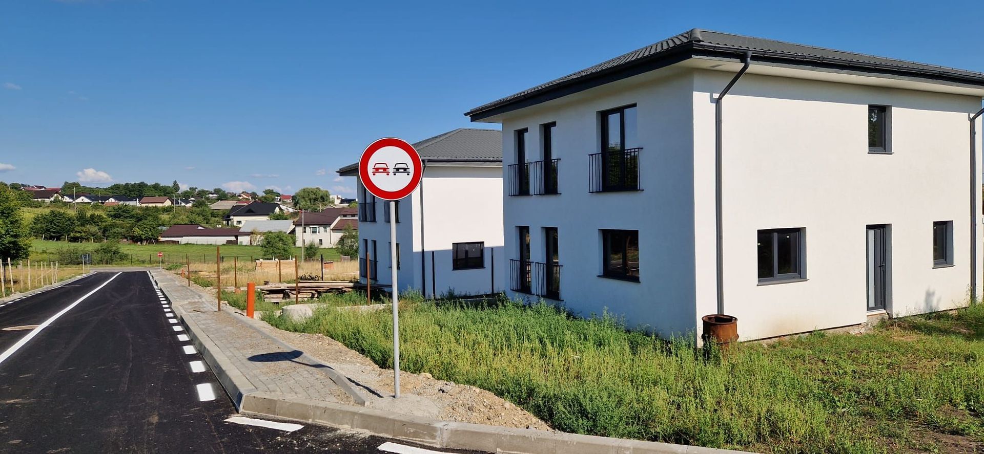 Casa la rosu Falticeni- Cartier Privat - Poză 2