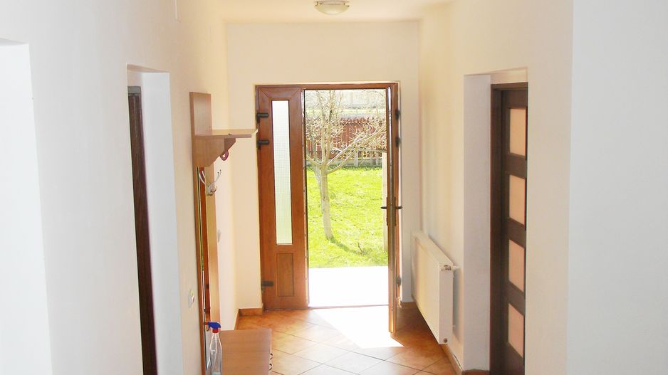 Vila mobilata si teren 1200mpBrasov-Harman - Poză 12