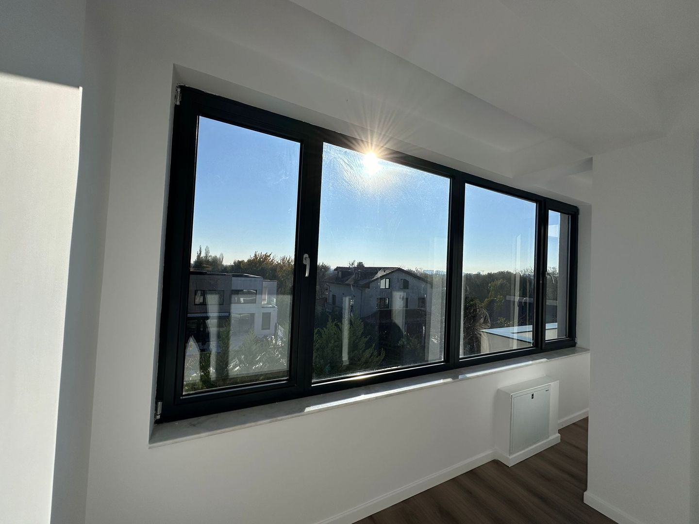 Vila lux  nemobilata cu 5 camere de inchiriat i - Poză 2