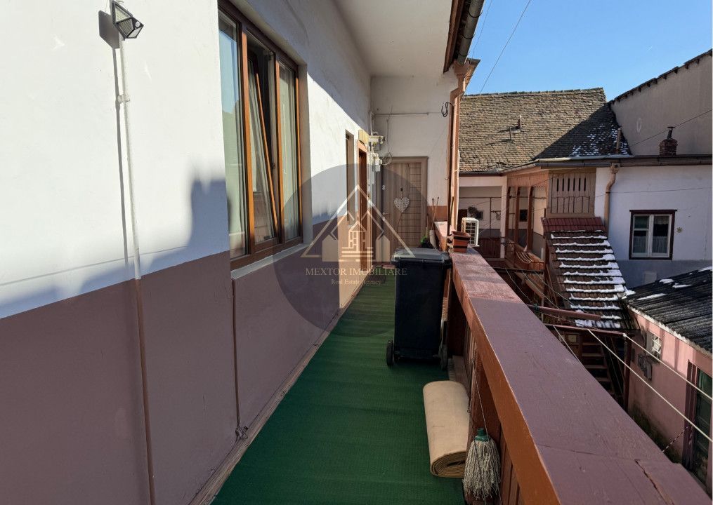 Apartament 3 camere, Centru - Poză 2