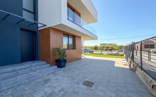 Casa cu arhitectura moderna, Buna Ziua - Poză 3