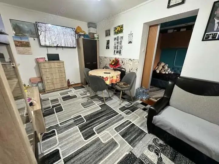 BRASADAS vinde apartament cu 3 camere. - Poză 9
