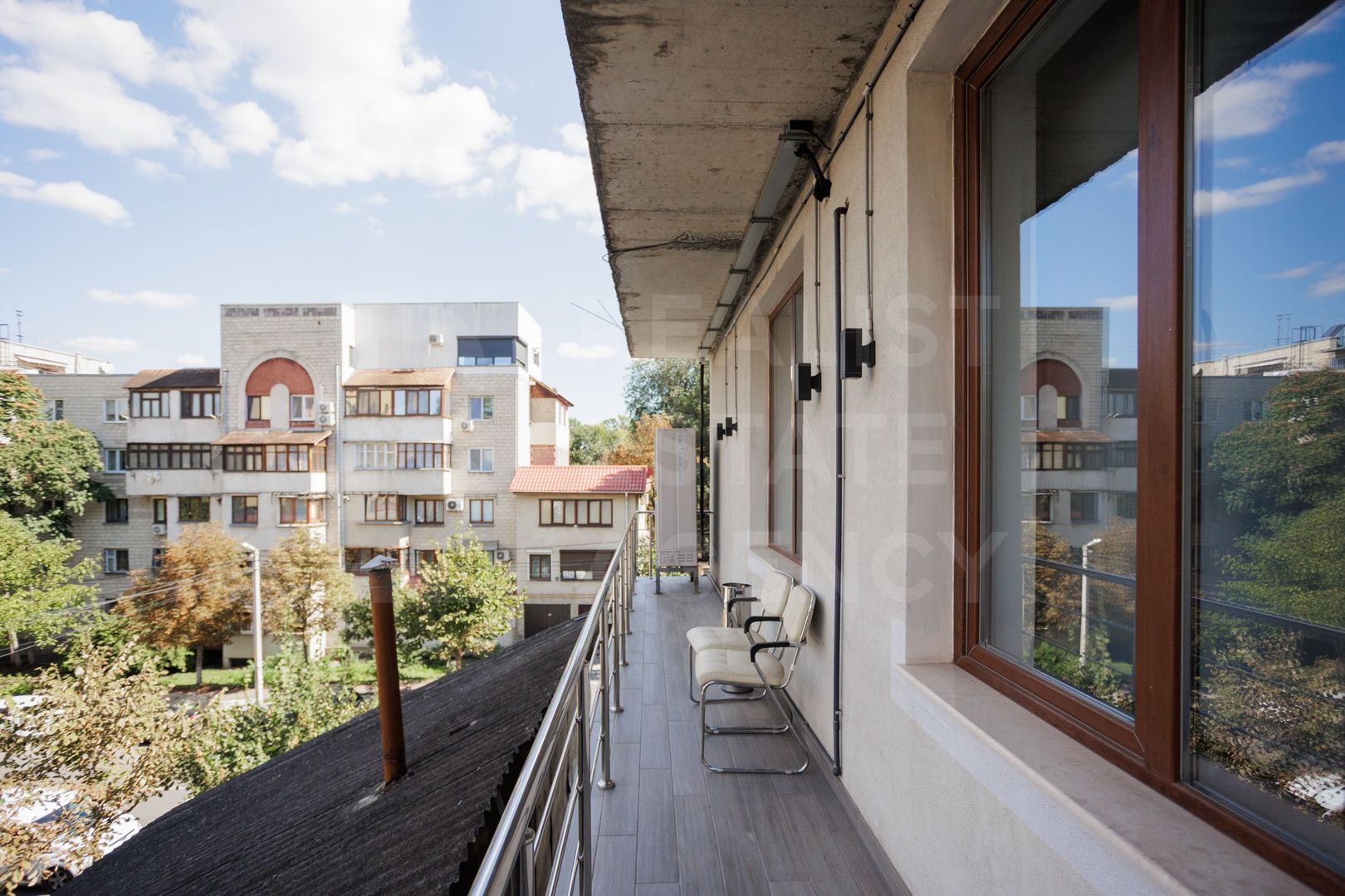 Se oferă oficiu sper chirie 270 mp, str. Petru Rareș, Centru - Poză 48