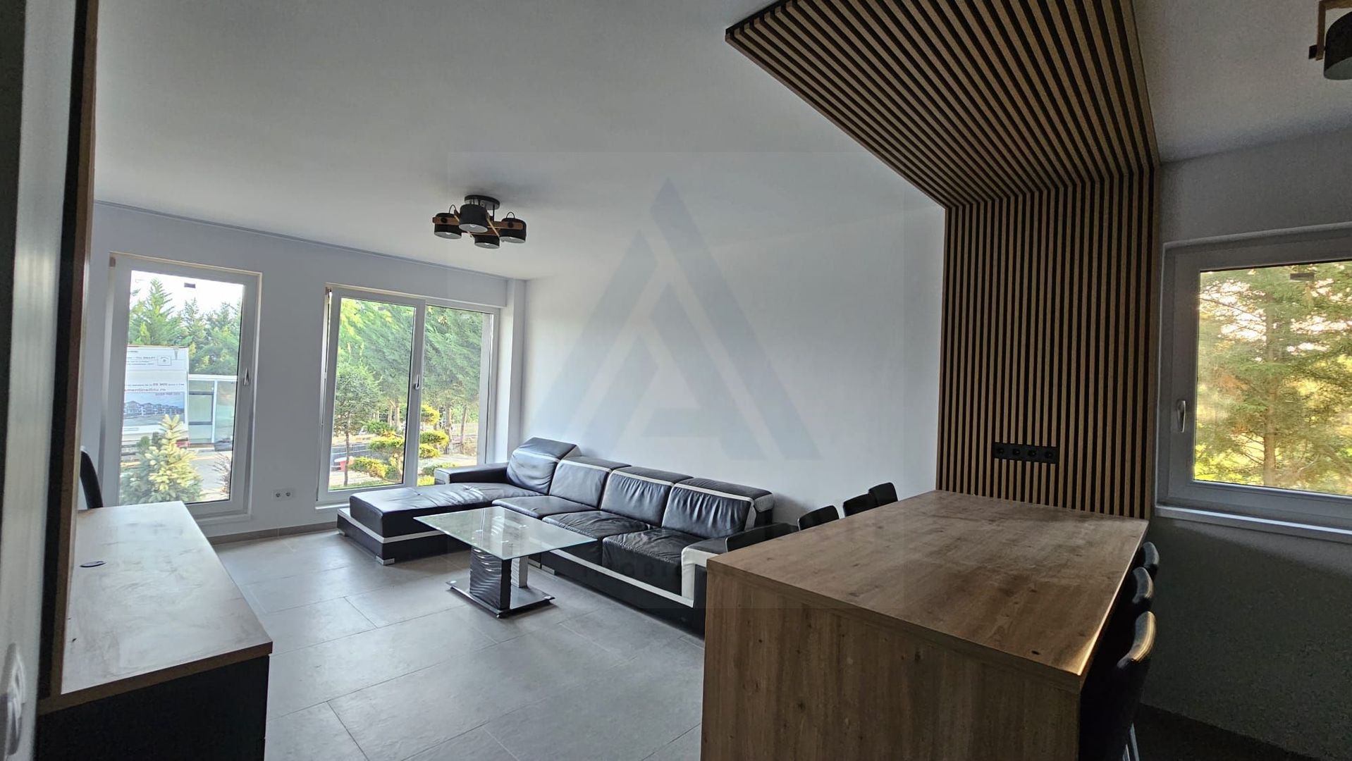Apartament modern 3 camere 2 bai  terasa acoperita etaj 1 in Cristian - Poză 1
