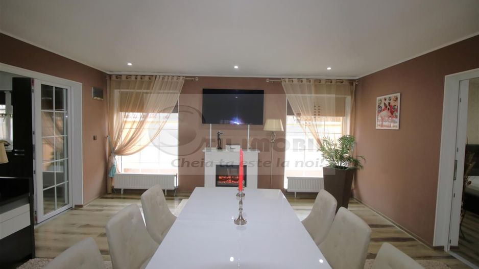 MIROSLAVA CASA EXCLUSIVISTA LA CHEIE LUX STIL MEDITERANEAN MOBILATA - Poză 32