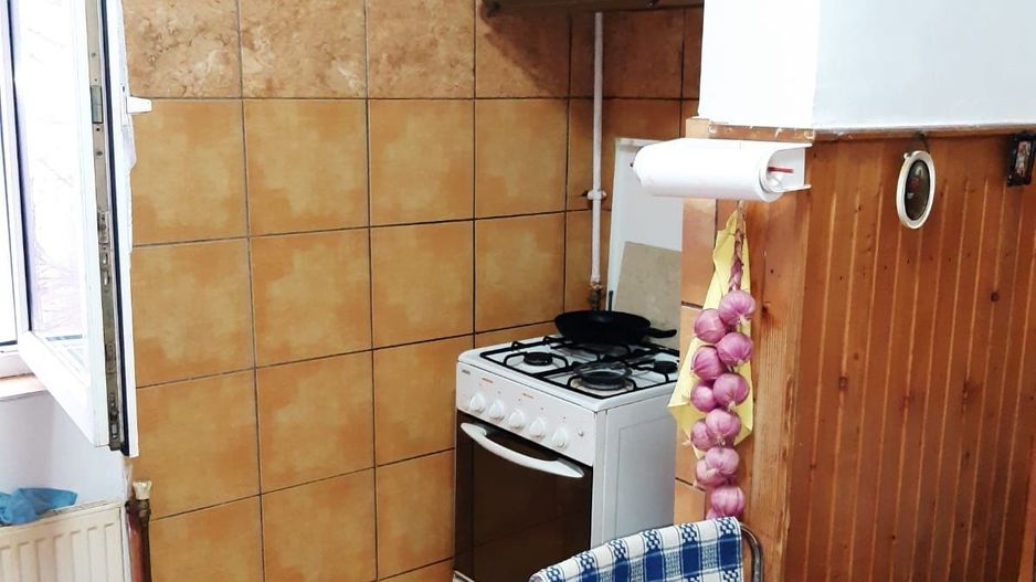 3 camere decomandat vedere pe 2 parti CENTRALA zona Dambovita - Poză 2