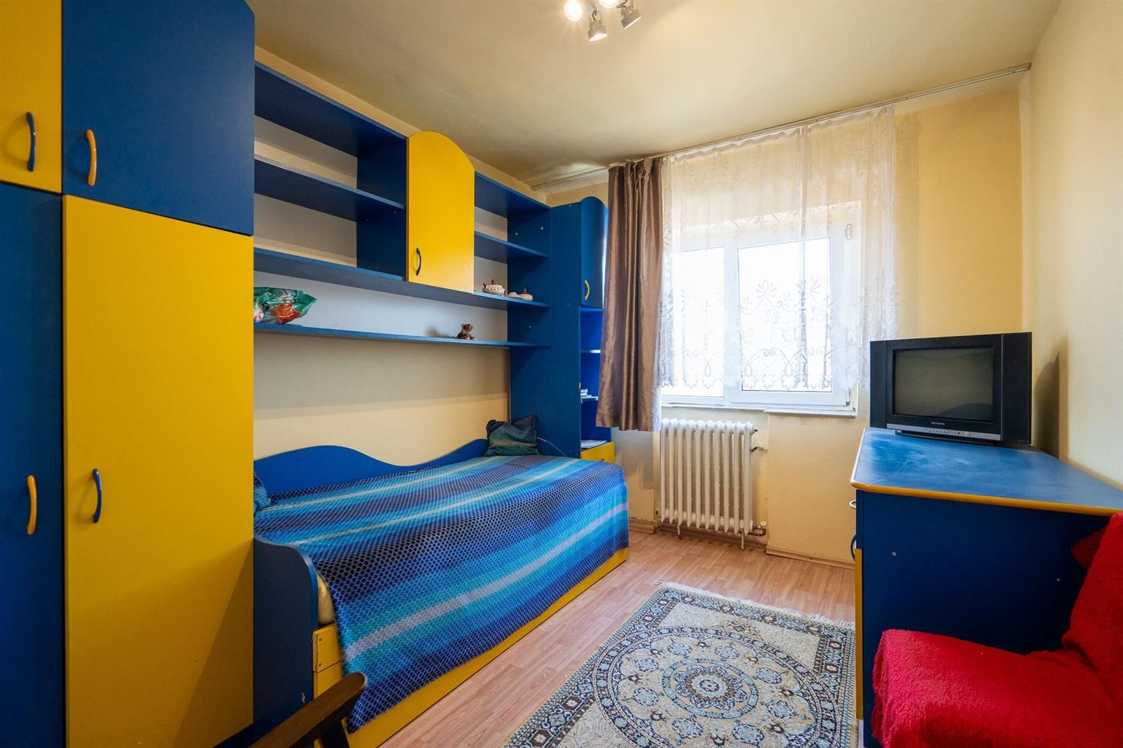 APARTAMENT CU 3 CAMERE DECOMANDAT ZONA ROGERIUS - Poză 1