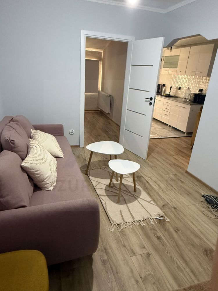 Apartament 2 camere decomandat etaj 1 zona Centrala - Poză 1