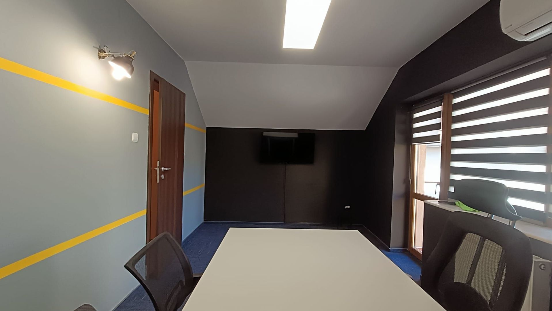 Spatiu de birou la casa cu curte si parcari - Poză 11