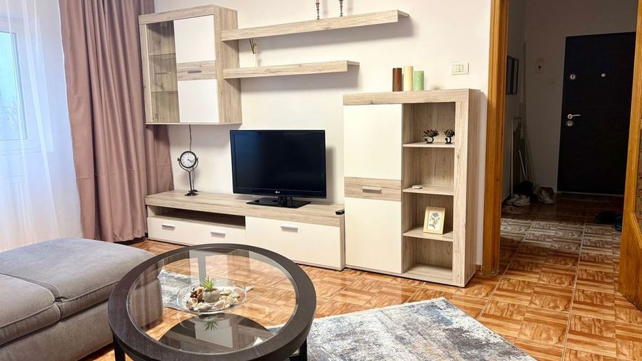 3 camere modern, proaspăt renovat, stradal Calea Vitan - Poză 1