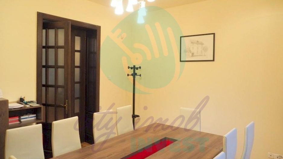 Vila RECONDITIONATA vis-a-vis de PARC - Poză 12