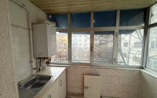 2 camere modificate in 3, etaj 2/4, centrala, Rovine - 115 000 Euro - Poză 3