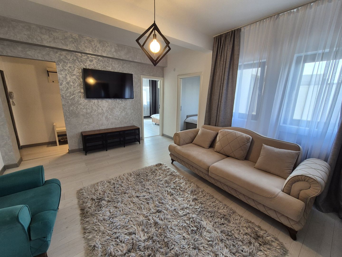 Apartament cu 3 camere - Unirii - Poză 2