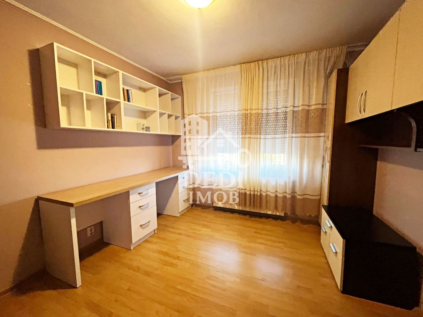 Apartament 3 camere de vanzare in zona Rogerius, Oradea - Poză 6