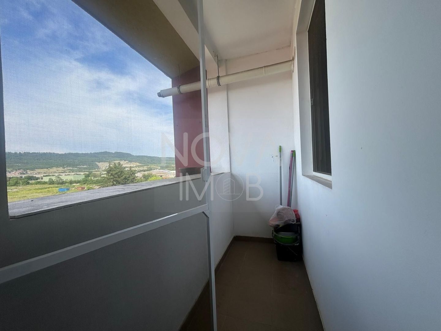 Garsoniera 45 mp cu balcon, mobilata, utilata - zona Lazaret - Poză 9