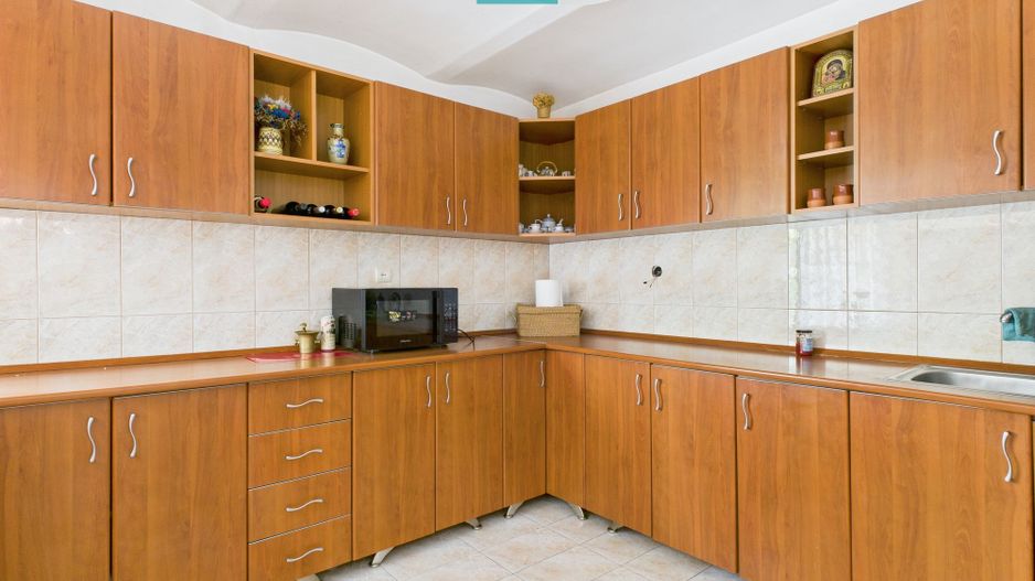 Casă cu 4 camere și teren de 1450 mp în Aradul Nou - Poză 12