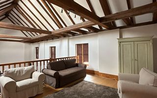 Casa saseasca CRISTIAN,amenajata LUX,pt turism,piscina,curte - Poză 1