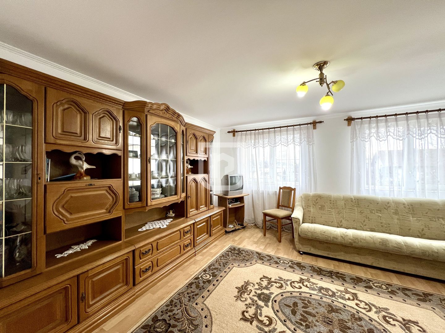 Casa de vacanta spatioasa de vanzare 6 dormitoare in Gura Humorului - Poză 19