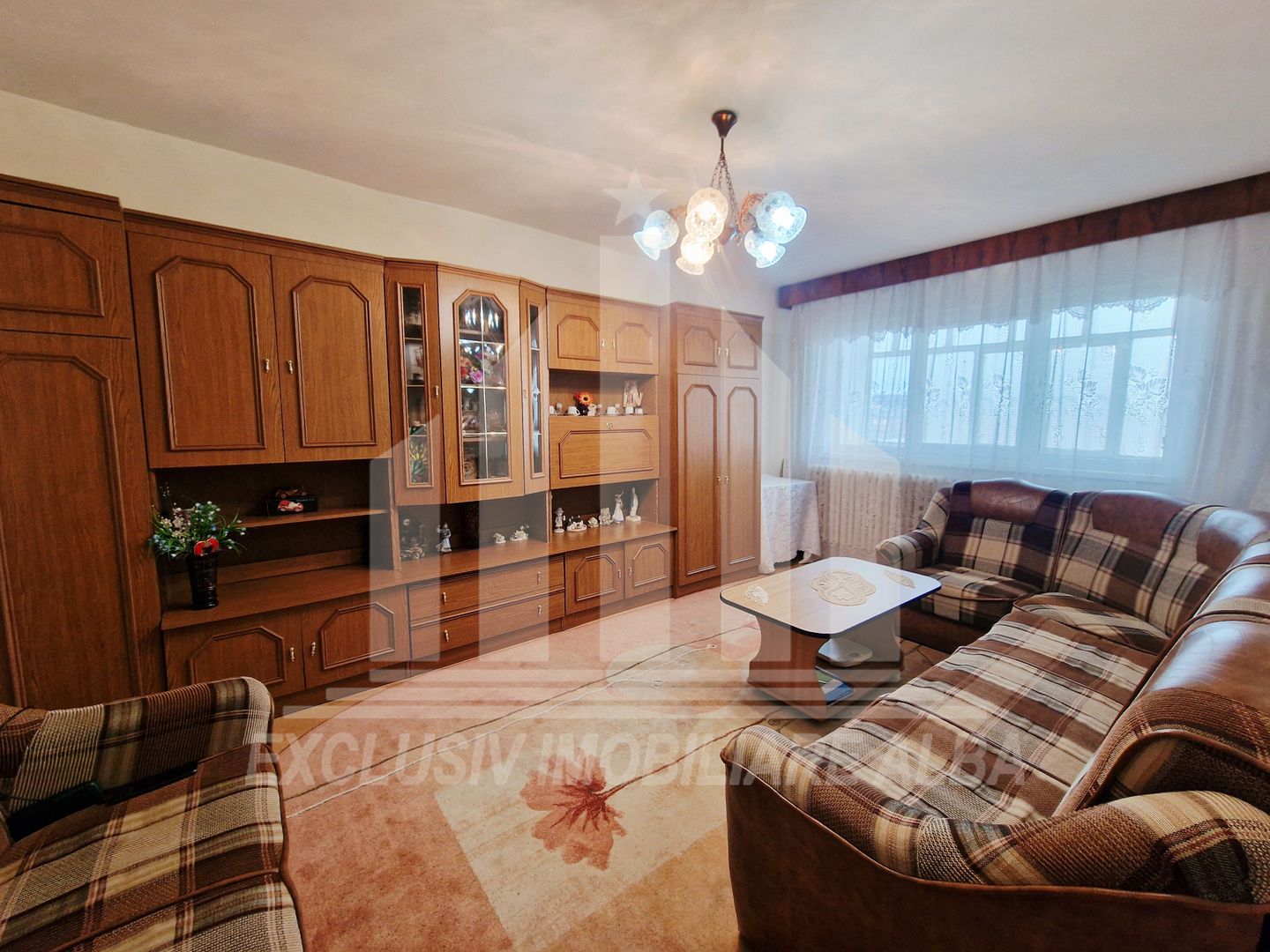Apartament cu 2 camere decomandate zona Mall - Poză 3