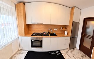 DE ÎNCHIRIAT 4 CAMERE - SEMICENTRAL - Poză 3