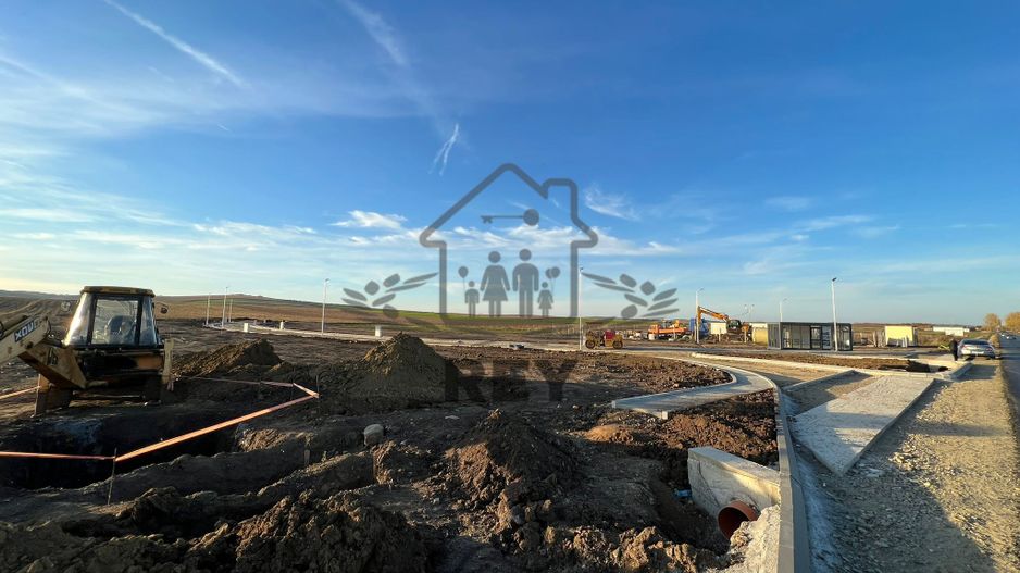 Teren cu autorizație de construcție și utilități - Poză 2