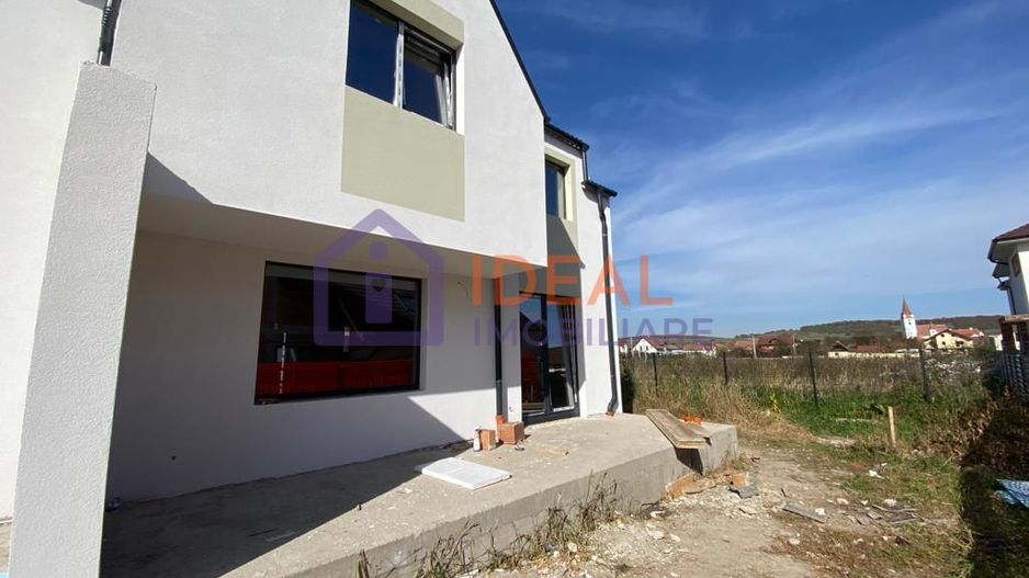 Casa Tip Duplex cu 4 camere, in Cristian - Poză 3