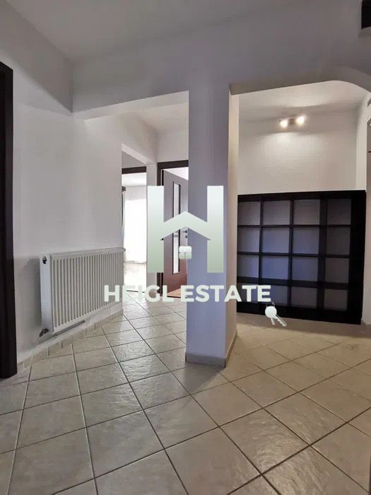 Apartament cu 3 camere in zona Soarelui - Poză 9