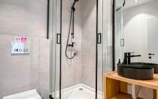 Apartament generos, 4 camere, terasa si doua locuri de parcare, Piata Victoriei - Poză 4