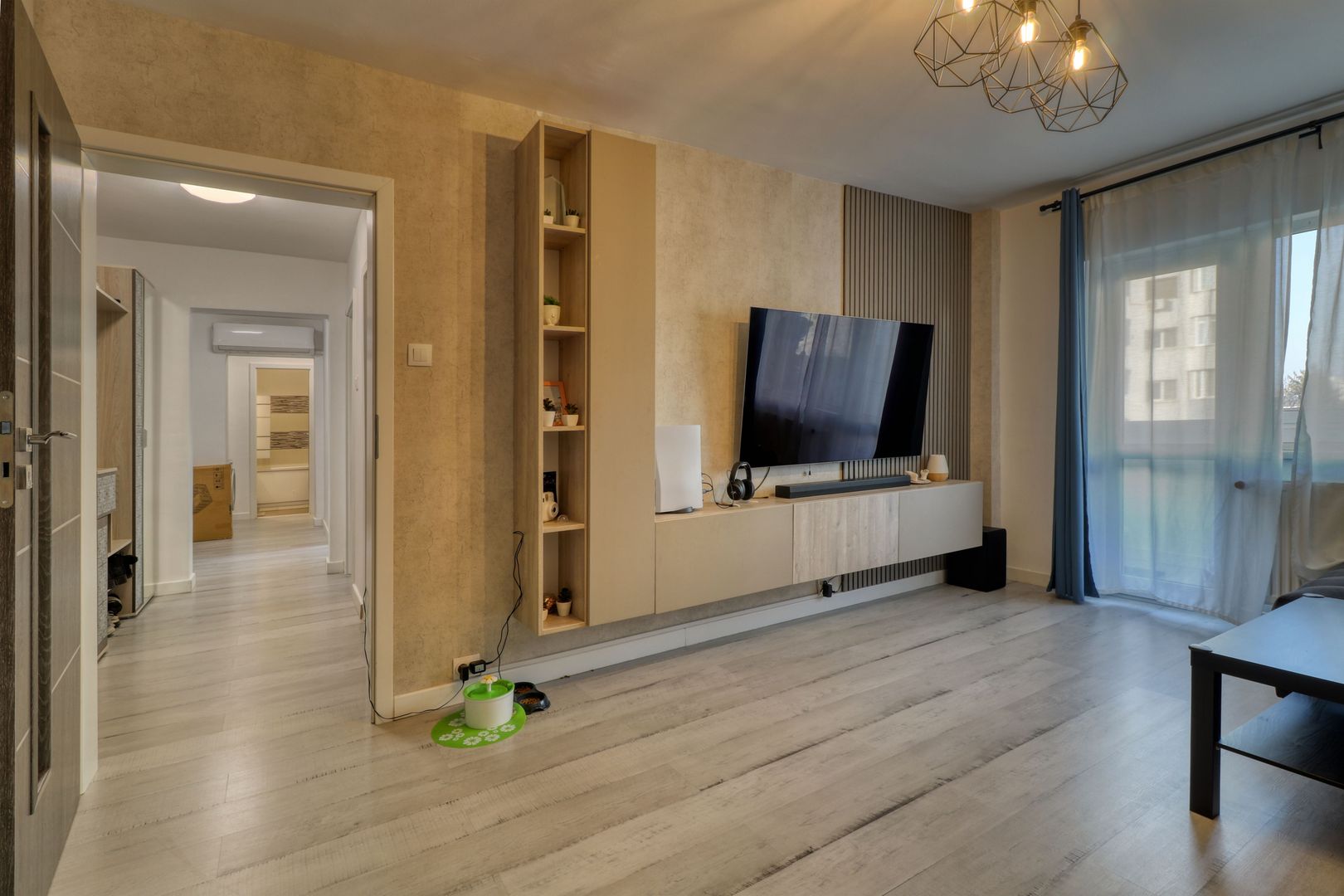 Victoriei- Banu Manta- 3 camere, renovat integral, 0% Comision - Poză 1