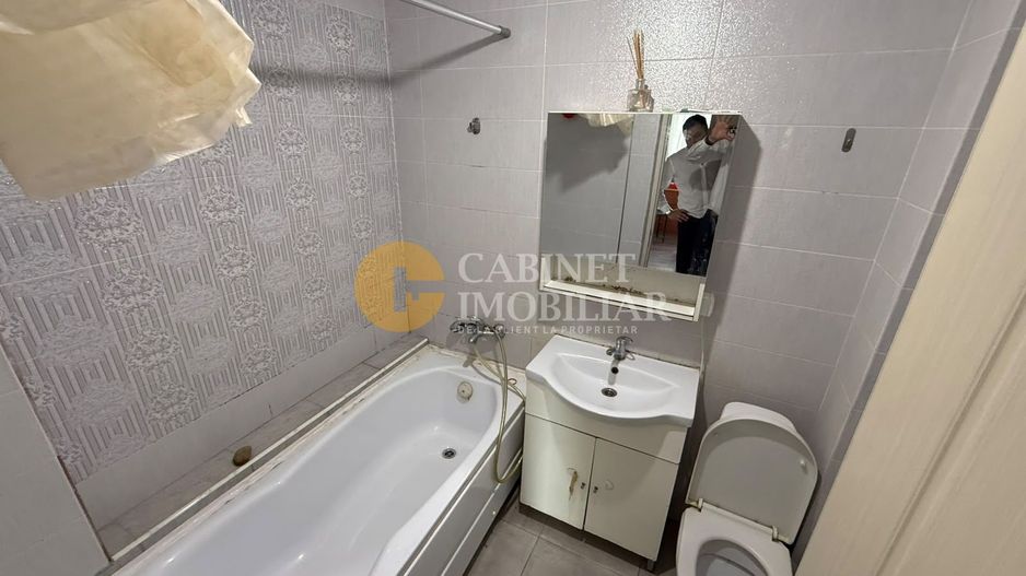 3 CAMERE DECOMANDAT--ETAJ 1-- ROND MALL MOLDOVA - Poză 7