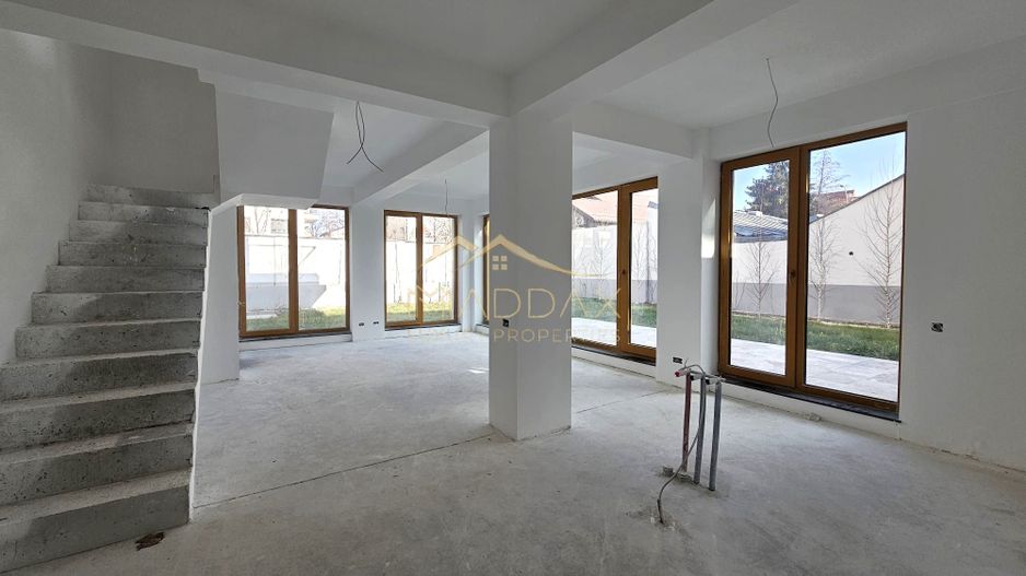 Apartament de vanzare 3 camere tip Duplex***Curte 110mp***Piata Domenii - Poză 1