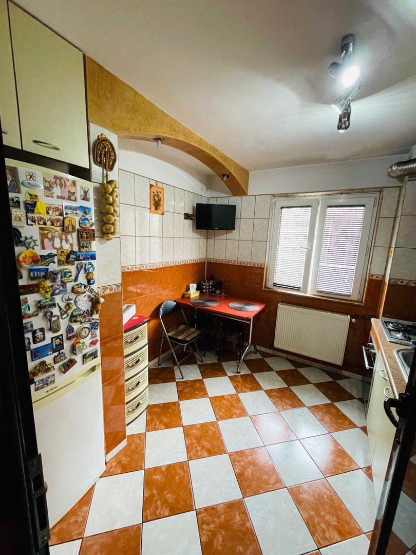 De vanzare apartament cu 3 camere , Alexandru Obregia sector4 - Poză 4