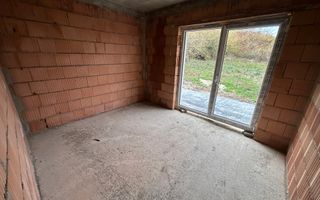 Casă Parter+Etaj– la roșu în interior, la cheie în exterior – Selimbar - Poză 3