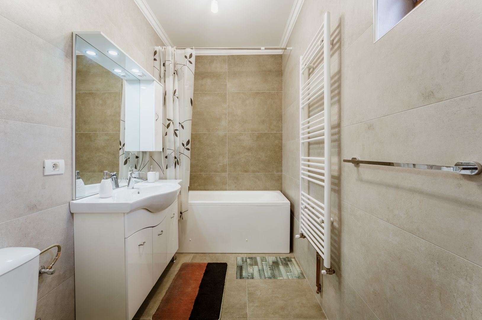 Apartament la curte cu intrare separată - Poză 6