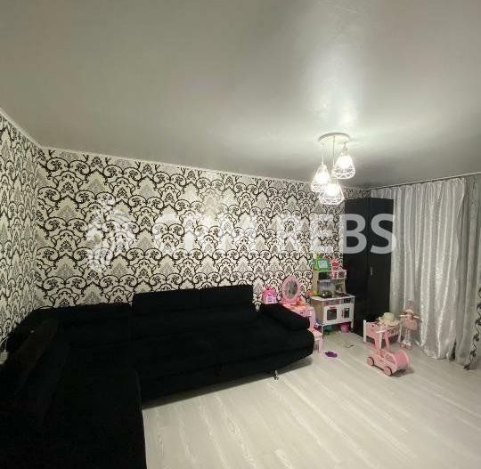 Vând apartament cu 3 camere Mobilat/Utilat in zona Km 4-5 - Poză 1