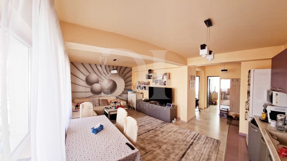 Apartament 3 camere / etaj intermediar / Zona Terra - Poză 1