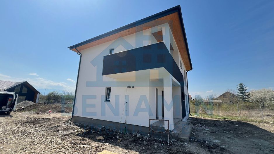 Casa-5 camere-P+1+P-147mp utili-600mp teren-Utilitati-Sanpetru - Poză 4