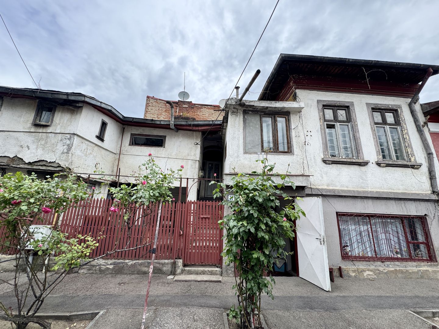 Casa Curte Individuala - Titulescu - Poză 2