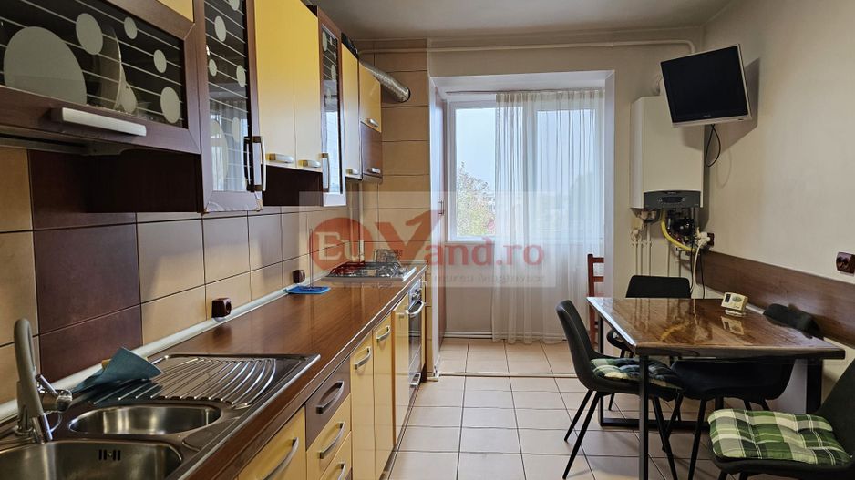 Apartament cu 3 camere, mobilat si utilat - Piata Centrala - Poză 15
